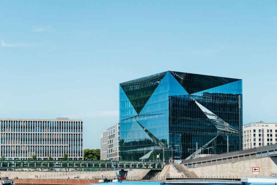 Berlin: 1-Hour City Tour by Boat with Guaranteed Seating - In-Depth Look at the Berlin Boat Tour