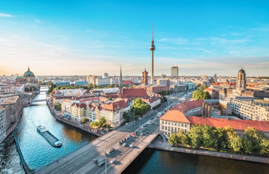 Berlin: 1-Hour Guided Tour of the Historic Center - An In-Depth Look at the 1-Hour Berlin Tour