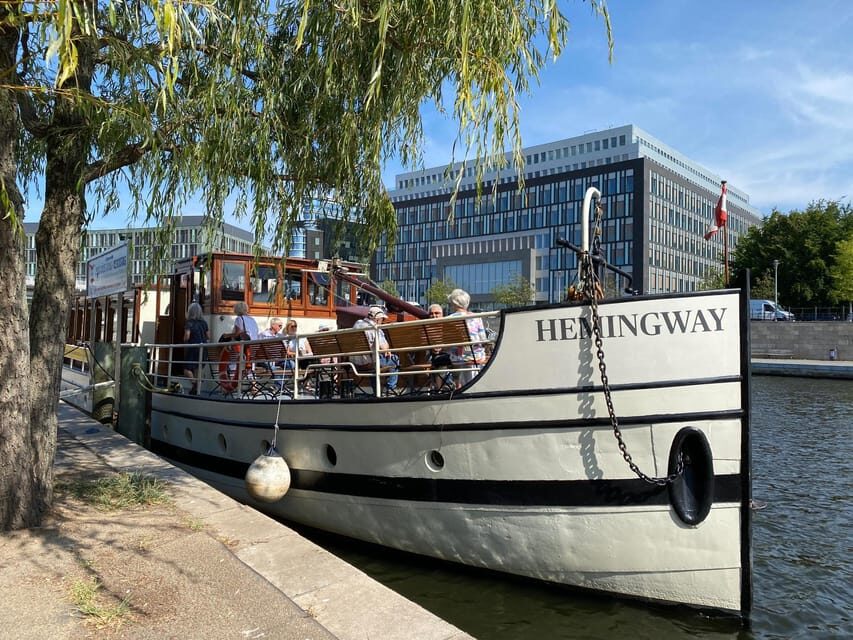 Berlin: 1h Boutiquestyle-Cruise on the Historic HEMINGWAY - Who Will Love This Tour?