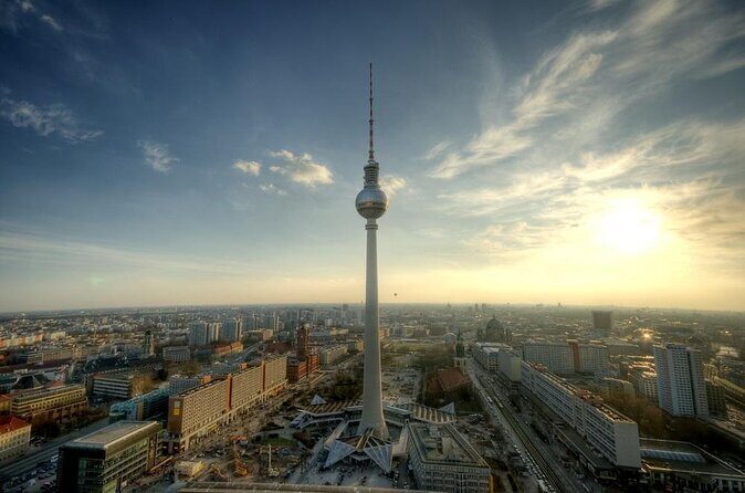 Berlin 4-Course Sunset Dinner Cruise Including Drinks - Who Will Love This Tour?