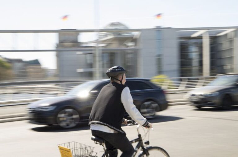 Berlin: 48-Hour or 72-Hour Bike Rental - In-Depth Look at the Route and Highlights
