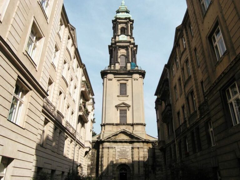 Berlin: Backyards of Berlin 2-Hour Tour - The Sum Up