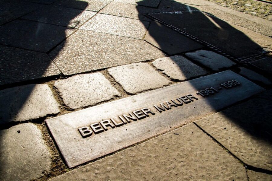 Berlin: Berlin Wall Tour Berlin East West - Why This Tour Offers Great Value