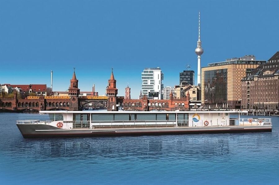 Berlin boat tour| Berlin highlight tour with solar boat on the Spree - The Itinerary and Sights