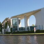 Berlin: Dinner Cruise on the Spree with Prosecco - The Meal and Drinks