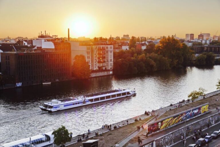 Berlin: Evening City Sightseeing Cruise - Experience the Sights of Berlin from the Water