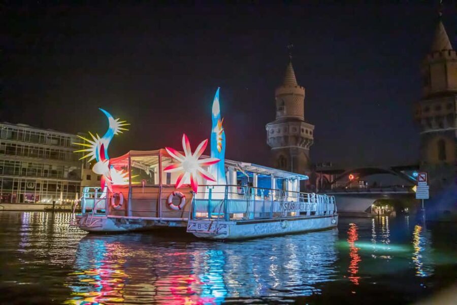Berlin: Evening city tour with specially illuminated boats - An In-Depth Look at the Berlin Evening Water Tour