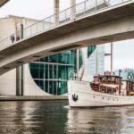 Berlin: Evening Yacht Cruise with Aperitif - Seating and Comfort