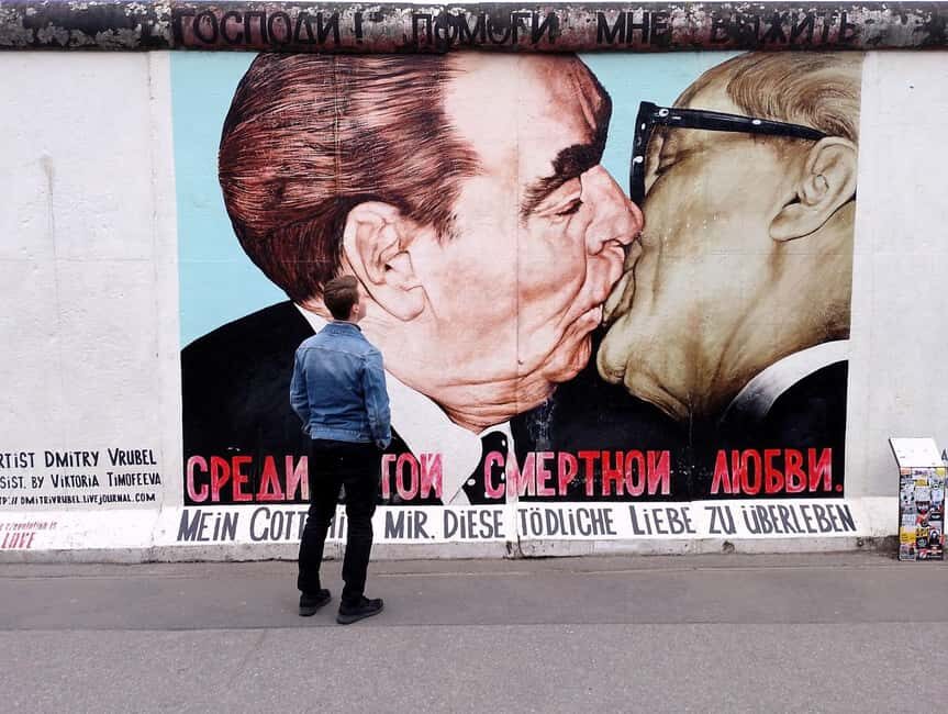 Berlin: From East to West & Wall Tour by Bike with a Guide - What Travelers Say
