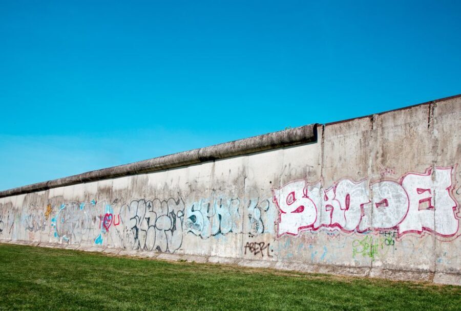 Berlin: Graffiti Workshop at the Berlin Wall - Authenticity and Cultural Significance