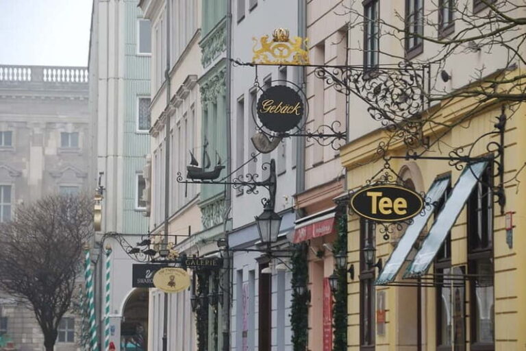 Berlin: Historic Center Walking Tour with a Real Berliner - An In-Depth Look at the Berlin Historic Center Walking Tour