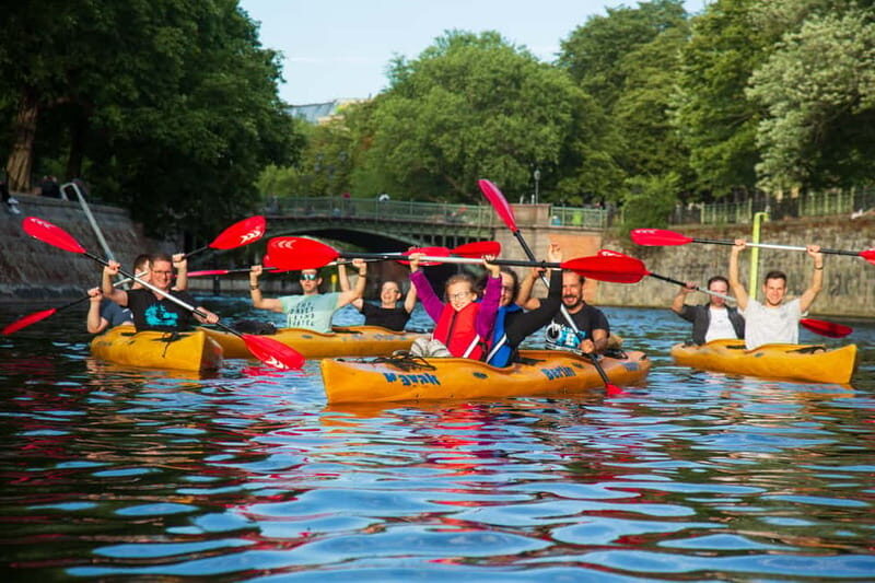 Berlin: Kayaking Tour Kreuzberg - Sunset on Landwehr Canal - A Close Look at the Experience