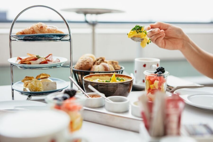 Berlin: Rooftop Breakfast at Käfer Restaurant Reichstag - Who Should Consider This Tour?
