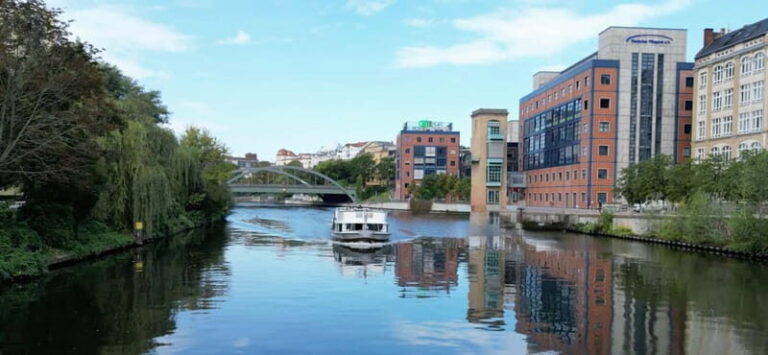 Berlin: Sightseeing Cruise from Berlin Main Station - Who Will Love This Experience?