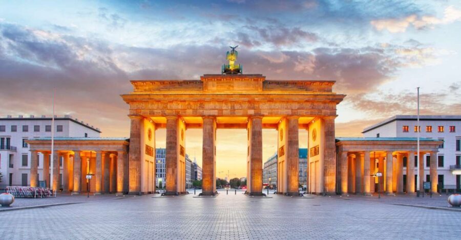 Berlin: Walking Tour of the Top 10 Sightseeing Attractions - A Deep Dive into Berlin’s Highlights