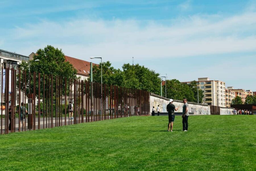 Berlin: Wall Tour  Fates, Love Stories, and Heroes - Who Will Enjoy This Tour?