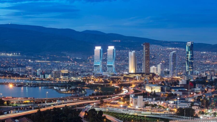 Best of Izmir: Private Walking Tour with a Local - Kemeralti Bazaar: A Market Full of Life