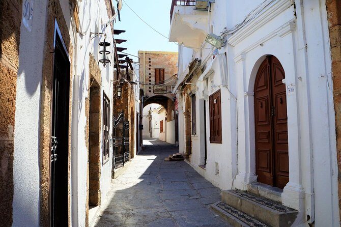 BEST OF LINDOS & RHODES - LUNCH BREAK & WINE TASTING - 19p / 7h - Who Should Book This Tour?