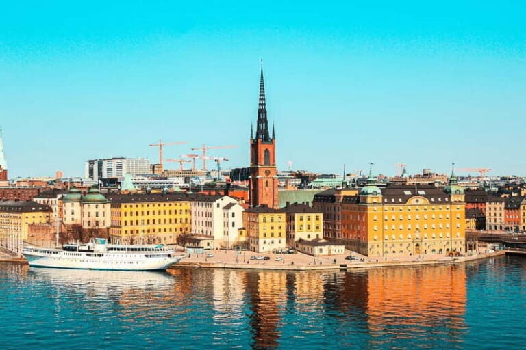 Best of Stockholm Walking Tour-3 Hours, Small Group max 10 - A Close Look at the Stockholm Walking Tour