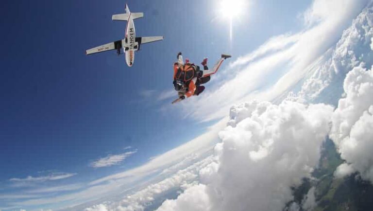 Best skydiving close to Brno and Olomouc - Why This Skydiving Experience Offers Great Value