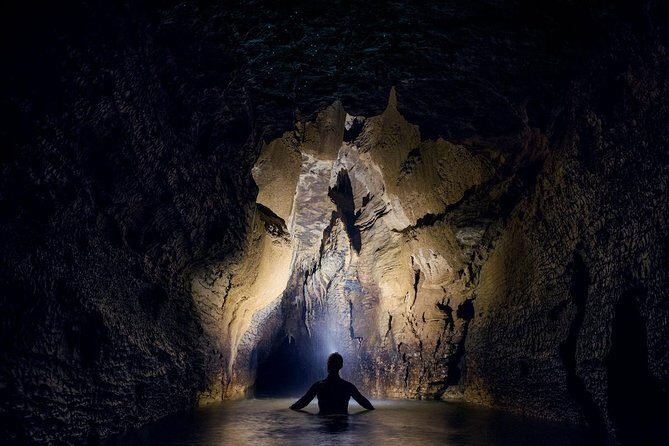 Black Labyrinth: Black Water Rafting - Private Tour from Auckland - The Pickup and Scenic Drive