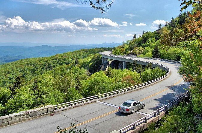 Blue Ridge Parkway Tour from Ashville - The Experience of a Guided Jeep Tour