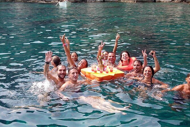 Boat excursion Taormina Giardini Naxos - FAQs