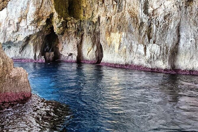 Boat tour Pillirina, sea caves Syracuse and Ortigia - FAQs