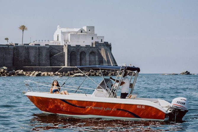 Boat trip on the island of Ischia Terminal Boat 21 - An In-Depth Look at the Ischia Boat Trip Experience