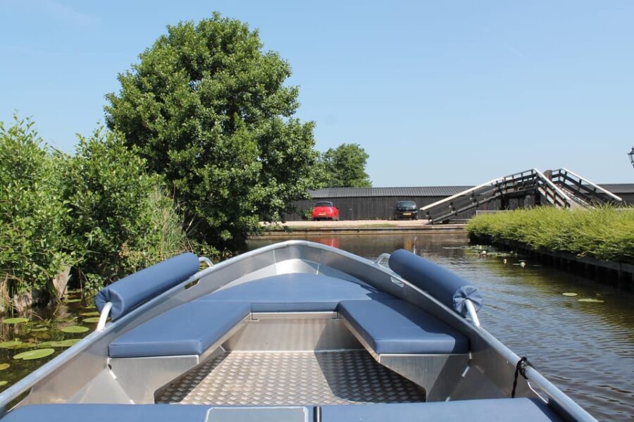 Boatrental 2 Hours 8 Person with Steeringwheel and cushions - An In-Depth Review of the Experience