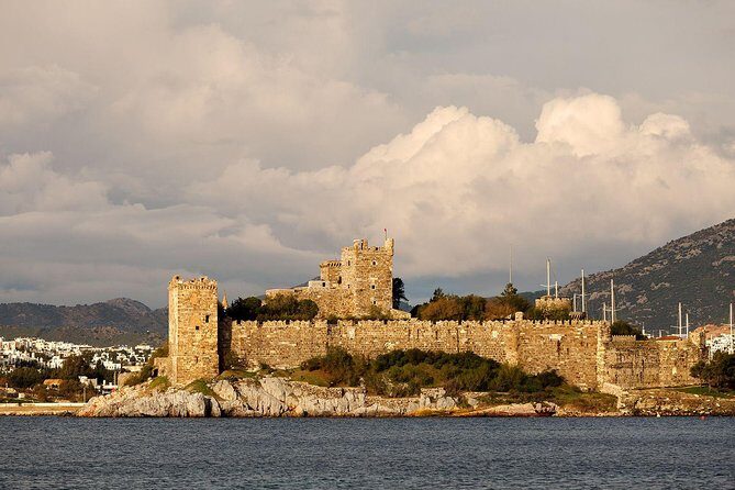 Bodrum Private city Tour: Guide Lunch Entrance Fees included. - Who Should Opt for This Tour?