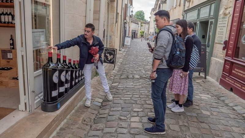 Bordeaux by Gravel Bike : Monumets, vineyards & wine tasting - Why This Tour Stands Out