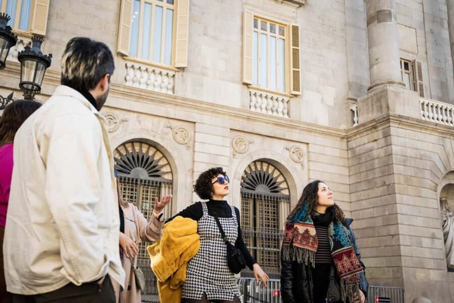 Bordeaux: Food Walking Tour with Full Meal and Wine - An In-Depth Look at the Bordeaux Food Walking Tour
