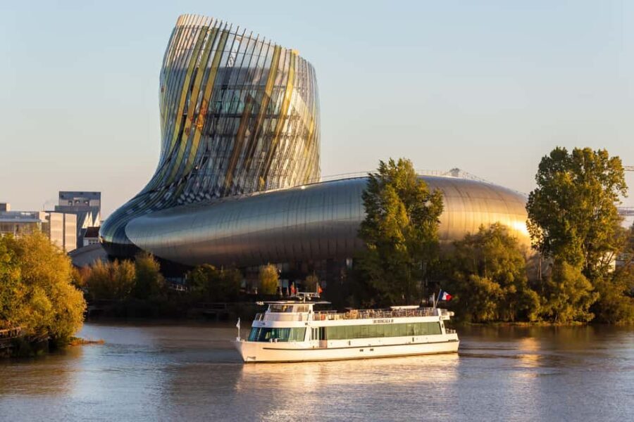 Bordeaux: Guided Wine and Canelé Discovery Cruise - Exploring the Experience: A Detailed Look