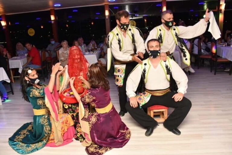Bosphorus Dinner Cruise & Turkish Night with Live Shows - Is This Tour Right for You?