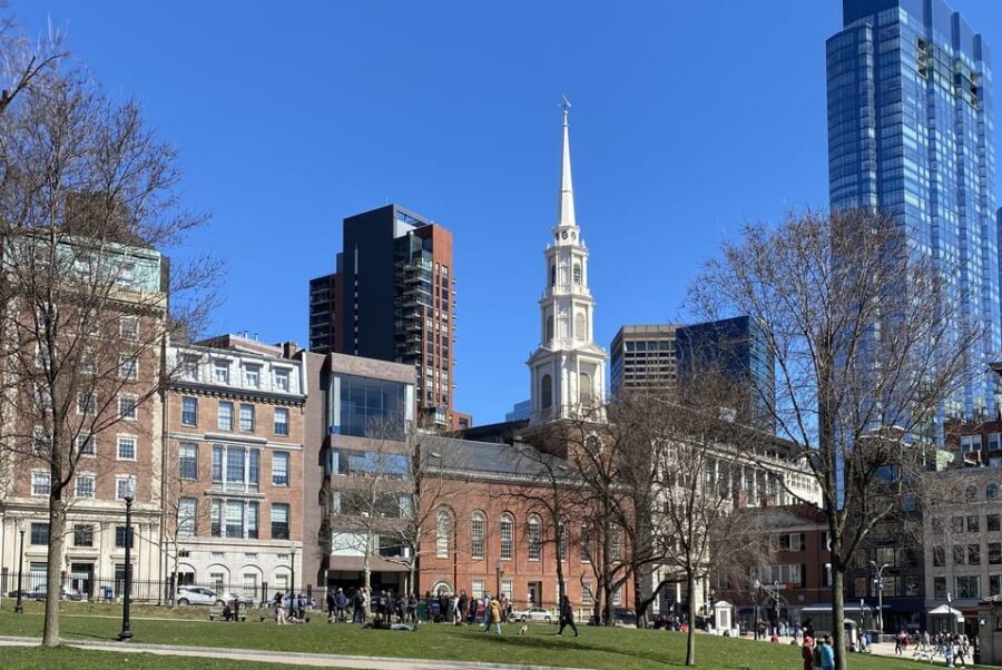 Boston: Freedom Trail Guided Walking Tour in French - Authentic Stories from a Passionate Guide