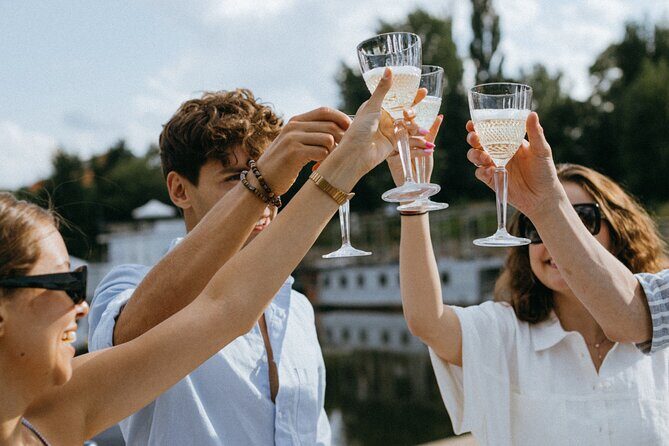 Bottomless Brunch and Cruise with Prosecco in Budapest - A Closer Look at the Experience