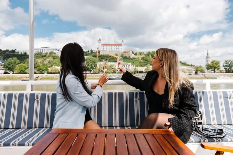 Bratislava: Panorama Cruise with Unlimited Prosecco - The Experience in Depth