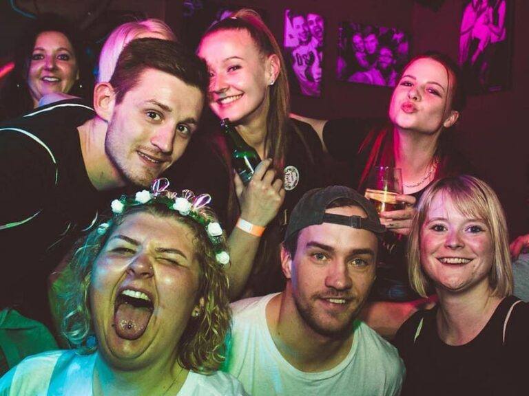 Bremen: Private pub crawl with insider-guide & free shots - The Bar Hopping Experience