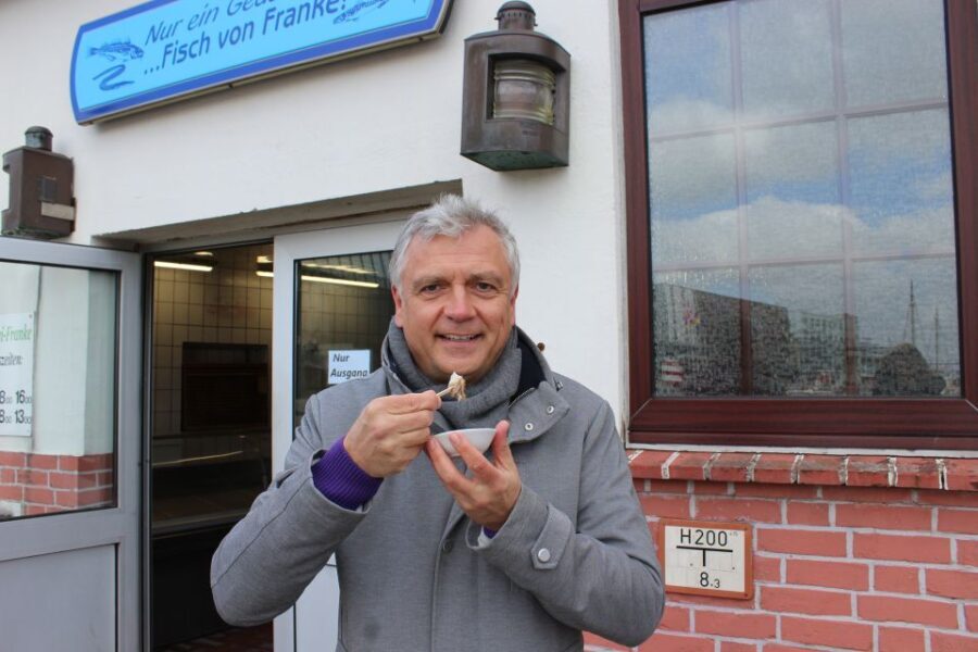 Bremerhaven: Fish Bite Guided Walking Tour - Who Should Consider This Tour?