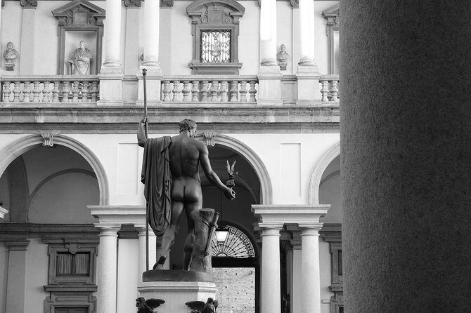 Brera district & Pinacoteca 2-hours guided experience with entrance tickets included - A Walk Through Milan’s Artistic and Historic Heart