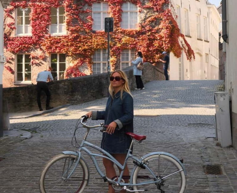 Bruges: City Bike Tour with a Local - Exploring Bruges by Bike: A Genuine Local Experience