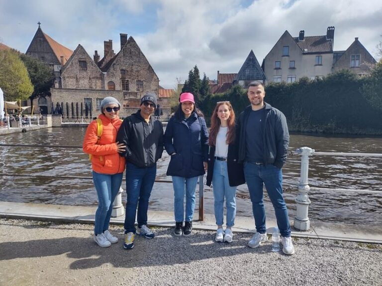 Bruges: Historical Walking Tour with Food Tasting - Who Should Consider This Tour?