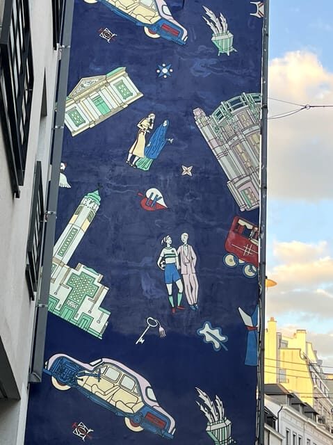 Brussels: 2 hours Private Walking Tour of the Comics Walls - Who Should Consider This Tour?