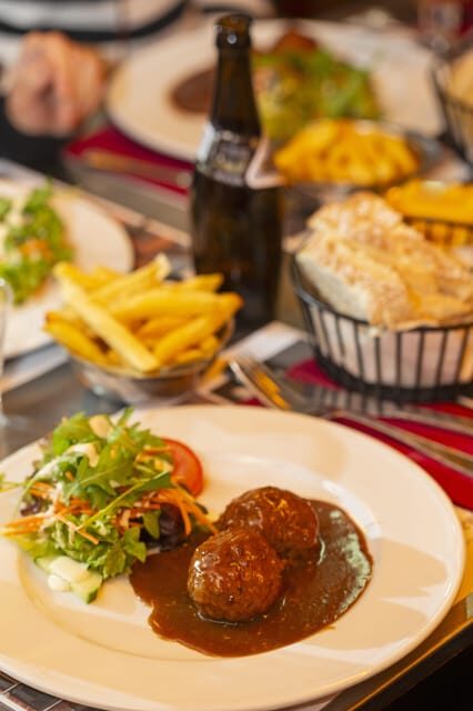 Brussels: Guided Food Tour with Full Meal and Drinks - A Deep Dive into the Brussels Food Experience