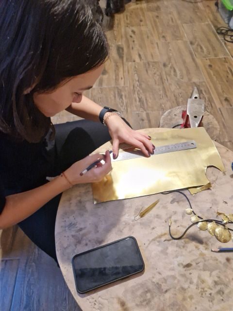 Bucharest: Real Roma Community - Crafting Workshop - Analyzing the Value