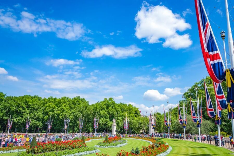 Buckingham Palace Exterior and Royal History Private Tour - Who Should Consider This Tour?