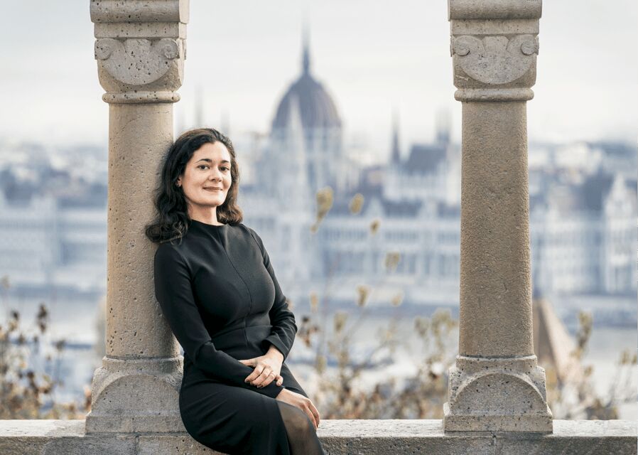 Buda Castle: Group photoshoot with a local guide - What Makes This Photoshoot Stand Out?