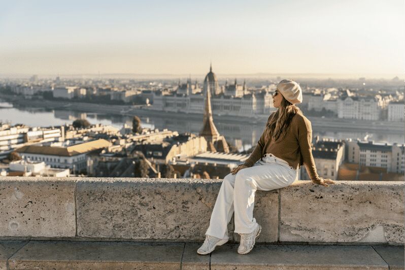 Buda Castle: Private photoshoot with a local guide - A Closer Look at the Experience