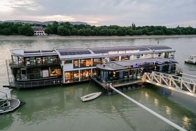 Budapest: 3-Course Dinner for 2 on a Boat Restaurant - A Detailed Look at the Budapest Boat Dinner Experience